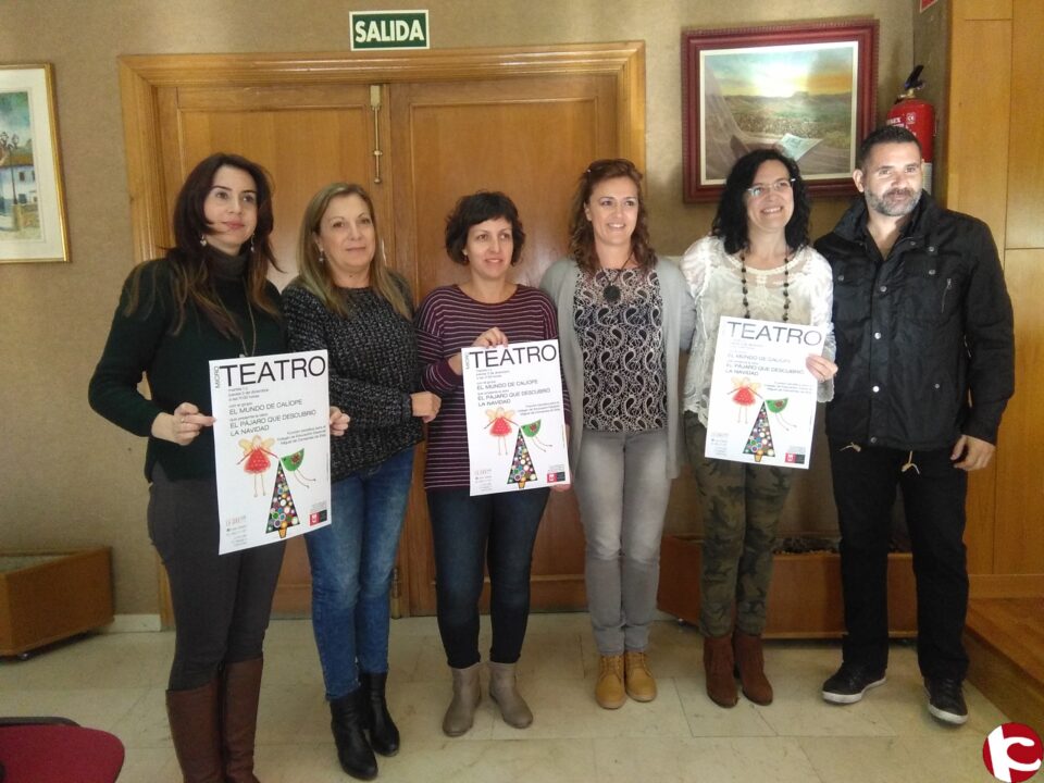 Los alumnos del Miguel de Cervantes disfrutan de una función de microteatro en Leore