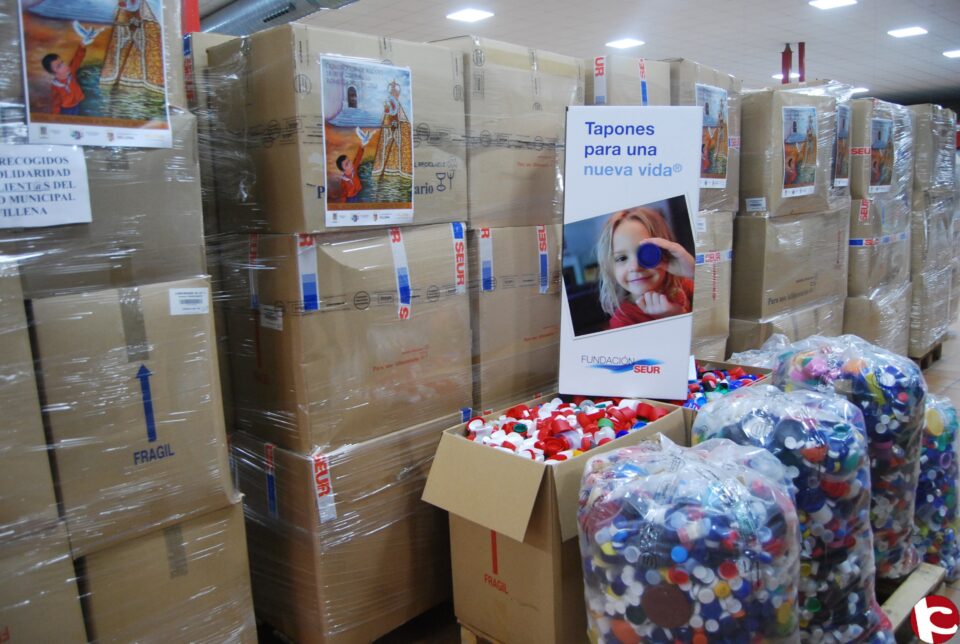 Villena recolecta más de tres toneladas de tapones por una buena causa