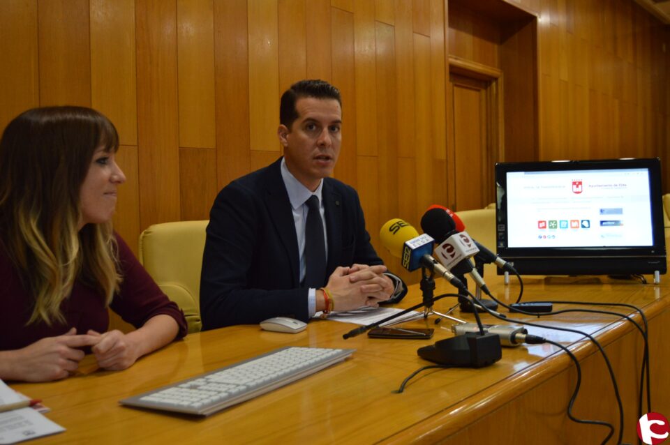 El alcalde presenta el Portal de Transparencia en el que se abren a los ciudadanos más de 20.000 datos en 250 ficheros