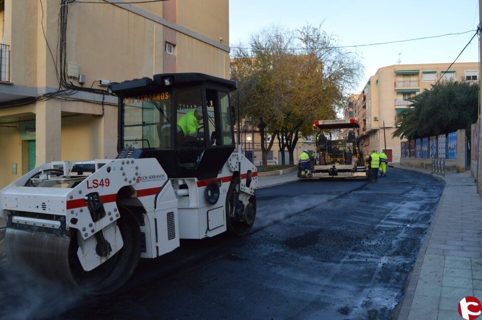 El Ayuntamiento invierte 40.000 euros en el asfaltado de varias calles en San Francisco