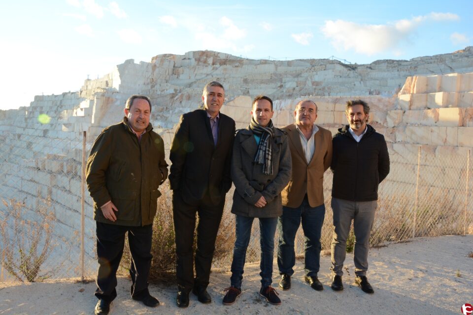 Rafael Climent se compromete en Pinoso a estudiar soluciones para regularizar la actividad minera y su desarrollo sostenible