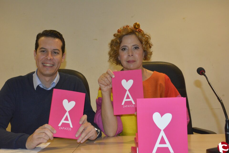 Ágatha Ruiz de la Prada presentó ayer en Elda su libro Zapatos