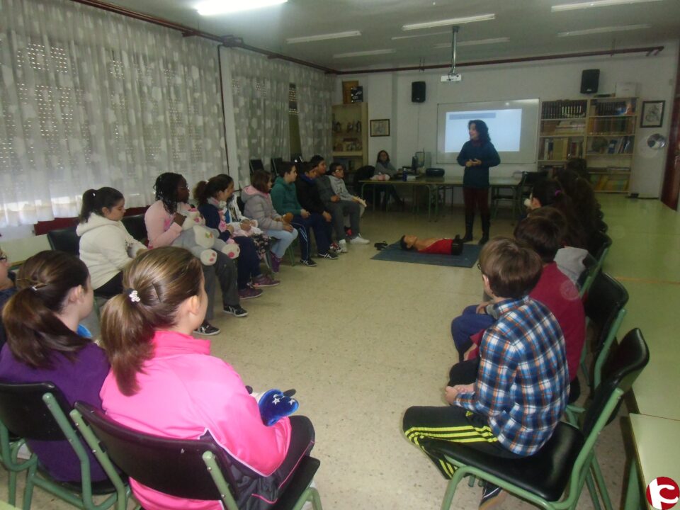 Talleres de primeros auxilio en el colegio público Ruperto Chapí
