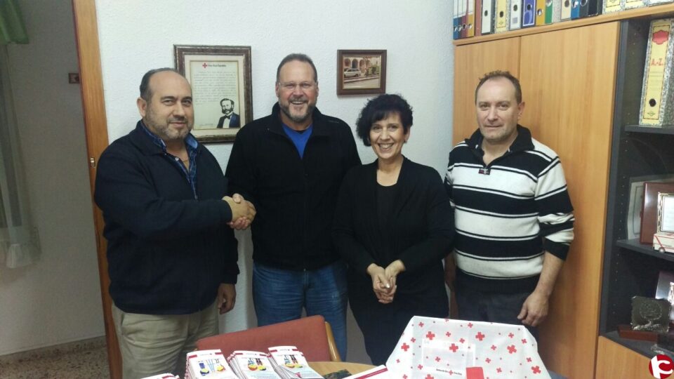 La Asociación de Comerciantes de Sax recauda 600 euros que irán destinados a beneficio de la Cruz Roja de Sax