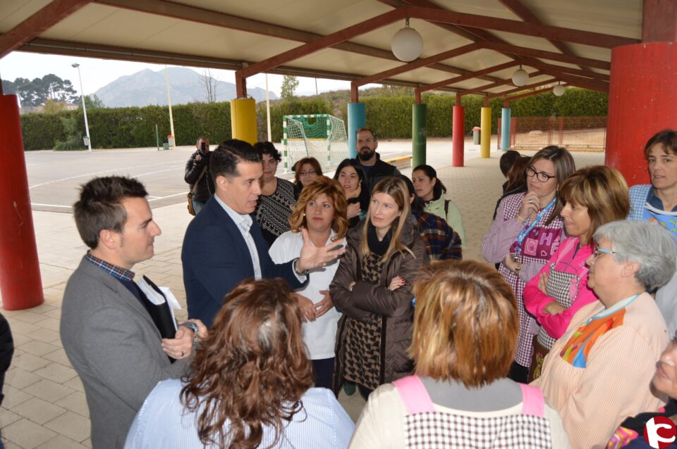 El alcalde anuncia la construcción de la escuela Santa Infancia para el primer semestre de 2017 terminando así con nueve años de barracones