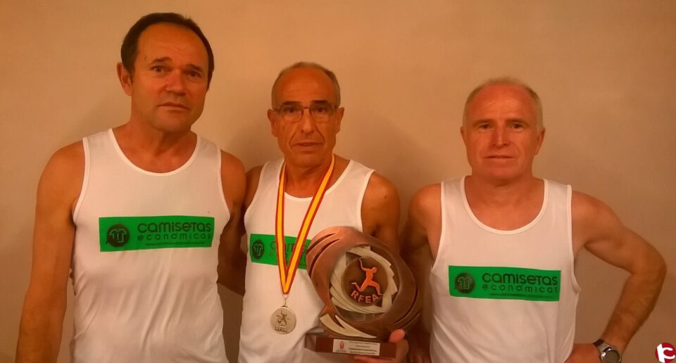 DOS MEDALLAS PARA EL CAMISETAS ECONÓMICAS EN EL NACIONAL
