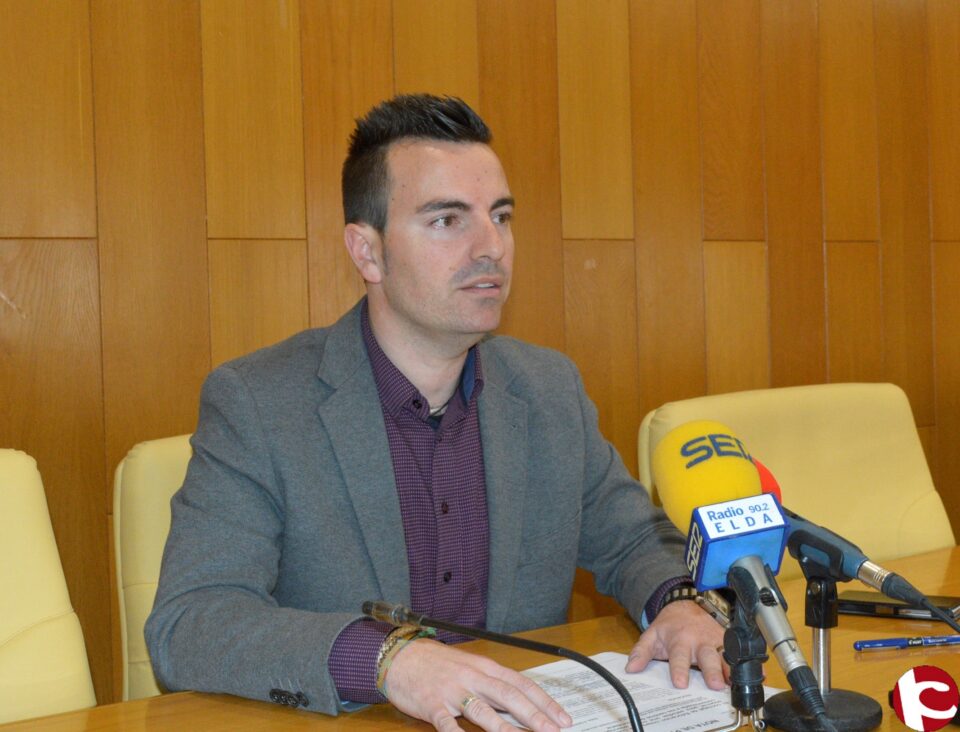 El concejal de Educación creará una comisión especial para estudiar una nueva adscripción consensuada a los centros de secundaria