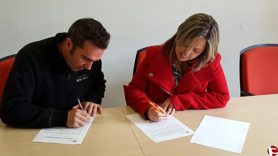 El Ayuntamiento de Monforte del Cid firma un convenio con un nuevo emprendedor - NOTA DE PRENSA.