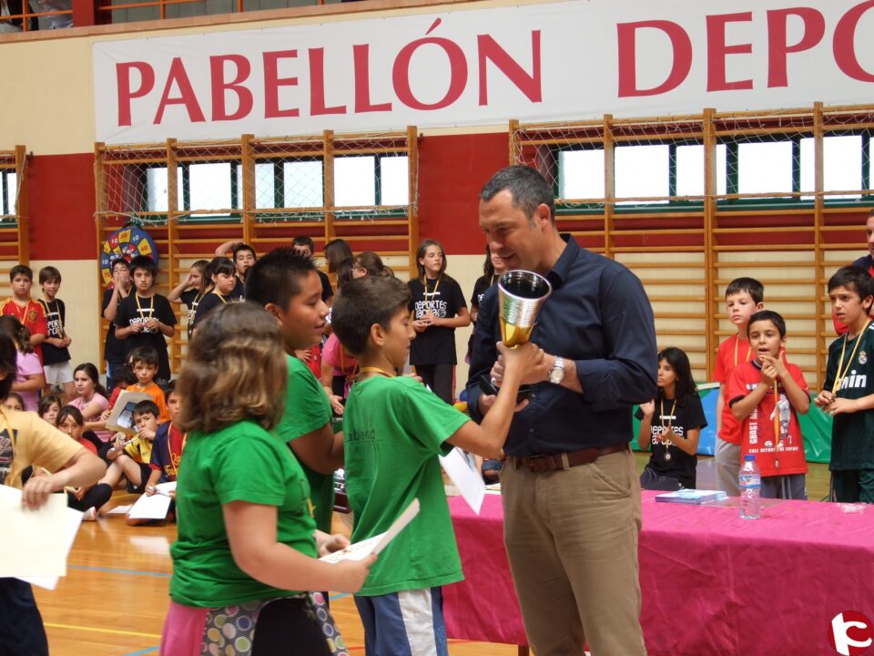 El Ayuntamiento de Aspe colabora con los centros educativos de Aspe donándole material deportivo