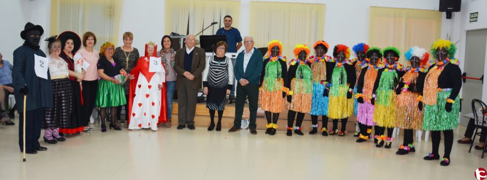 ANIMADO BAILE DE PIÑATA DE LA TERCERA EDAD