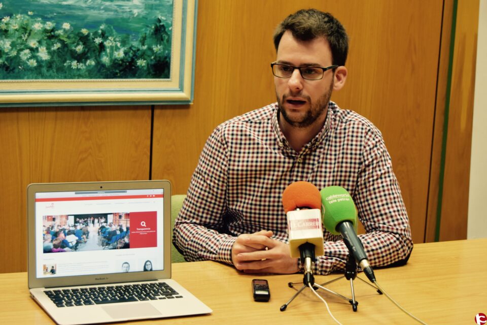 El PSOE de Petrer presenta su nueva página web publicando los sueldos y bienes de todos sus concejales - NOTA DE PRENSA