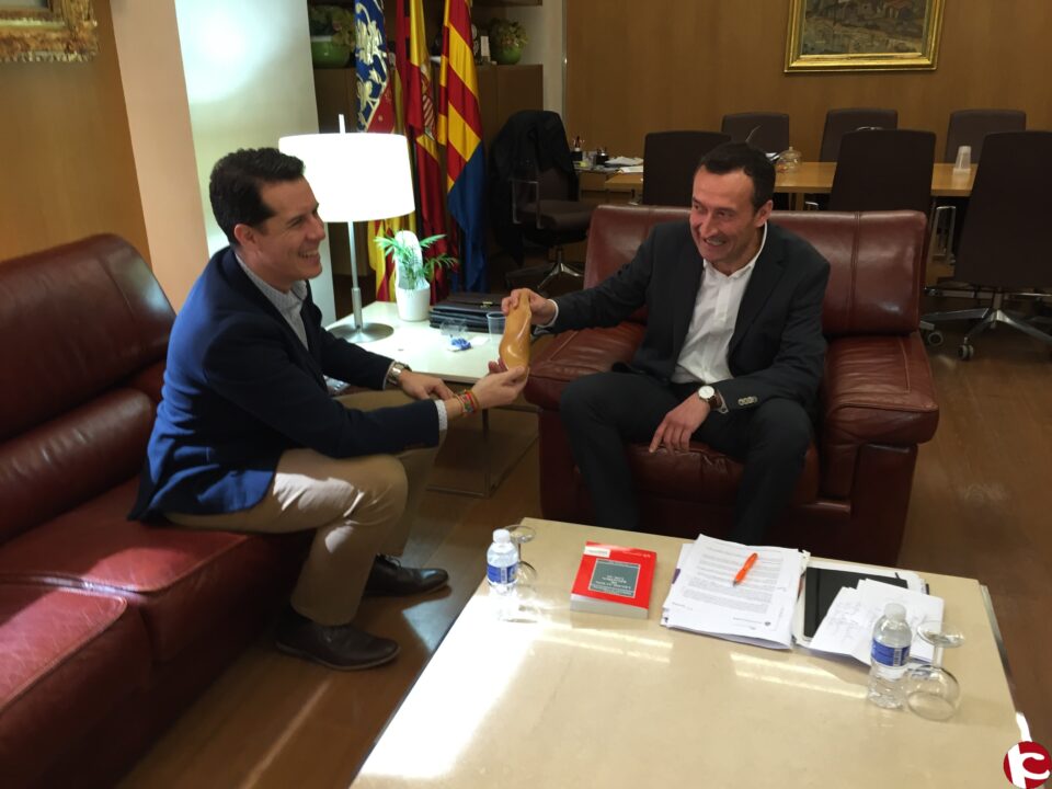 Elda y Elche impulsan un Foro de Alcaldes por el Calzado para abordar las necesidades del sector y trabajar de forma coordinada