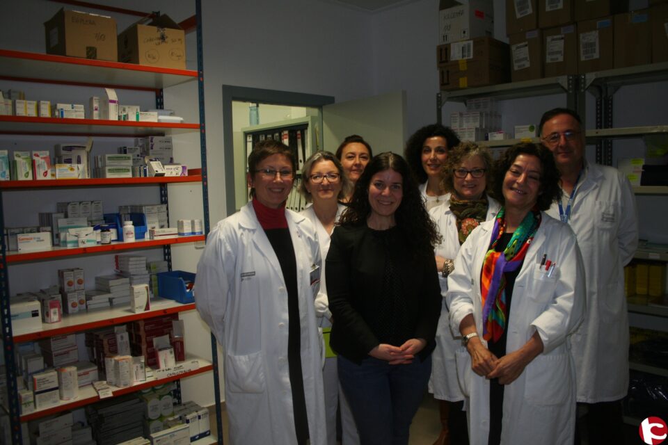 La Directora General de Farmacia y Productos Sanitarios visita el Hospital General Universitario de Elda.