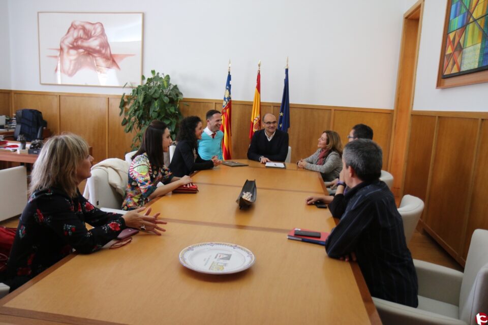 La Universitat d´Alacant i El Pinós acorden la creació d´un Aula Universitària