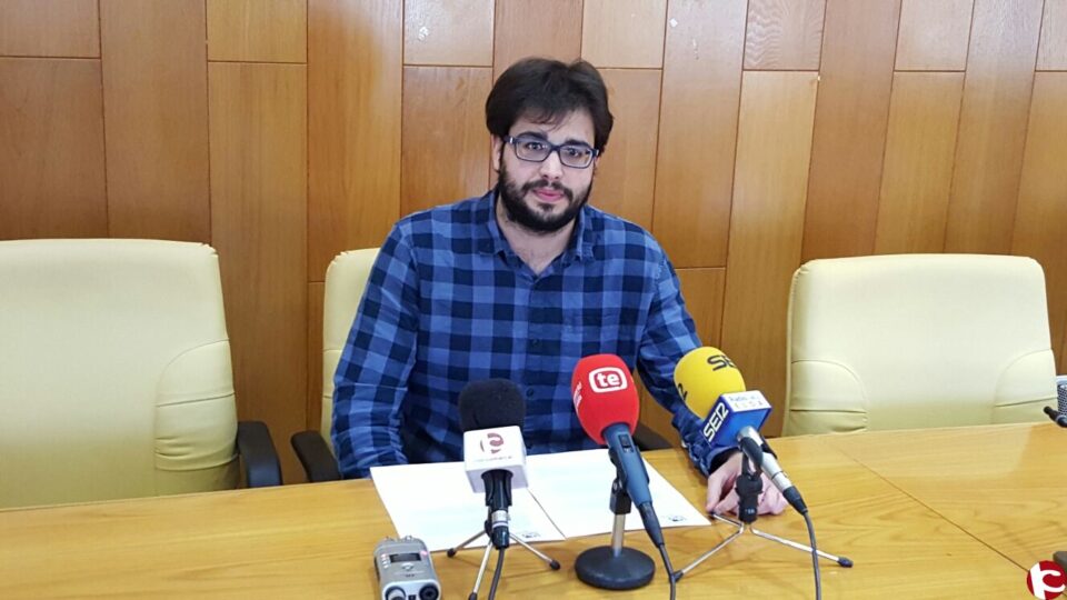 Los jóvenes de IU muestran su respaldo a la huelga estudiantil de mañana