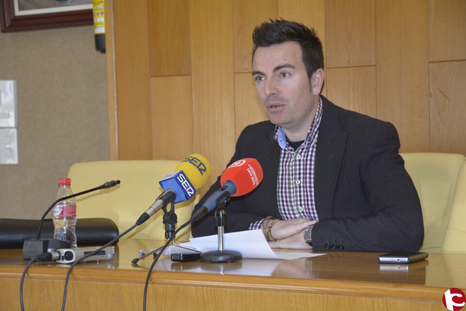 El edil de Educación lamenta que ese dinero no se utilizara para construir un nuevo centro