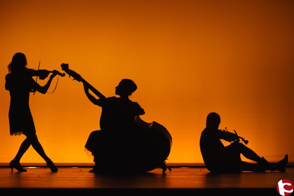 The Funamviolistas en el Teatro Chapí para conmemorar el Día Internacional de la Mujer.