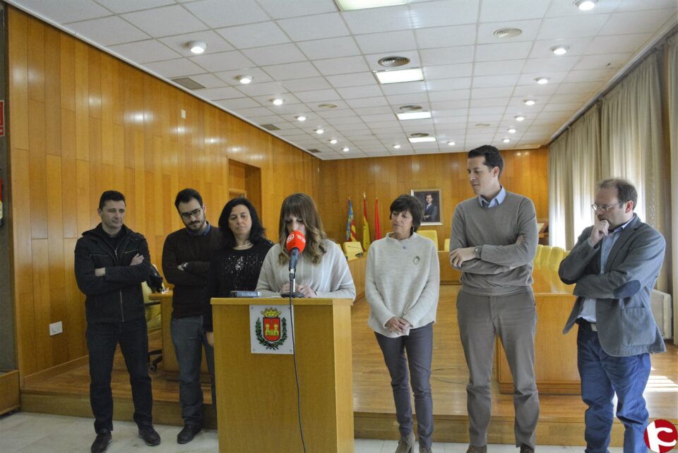 Lectura del manifiesto elaborado por la Federación Valenciana de Municipios y Provincias que ha sido consensuado y ratificado por todos los grupos políticos con representación municipal: PSOE