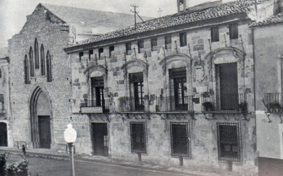Asilo de Villena: "Construye solidaridad