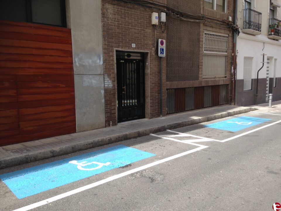 El Teatro Castelar cuenta con dos plazas de aparcamiento para discapacitados