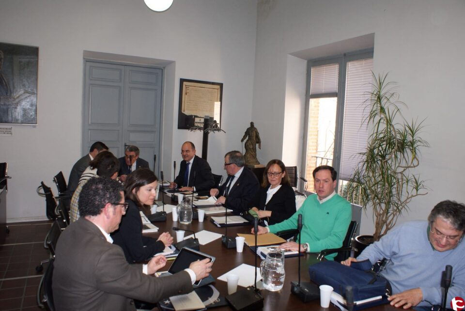 El alcalde de Petrer participa en la Comisión de Educación de la FEMP en Madrid