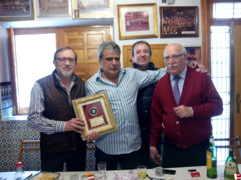Los inquietos homenajea a José Iglesias Estevan