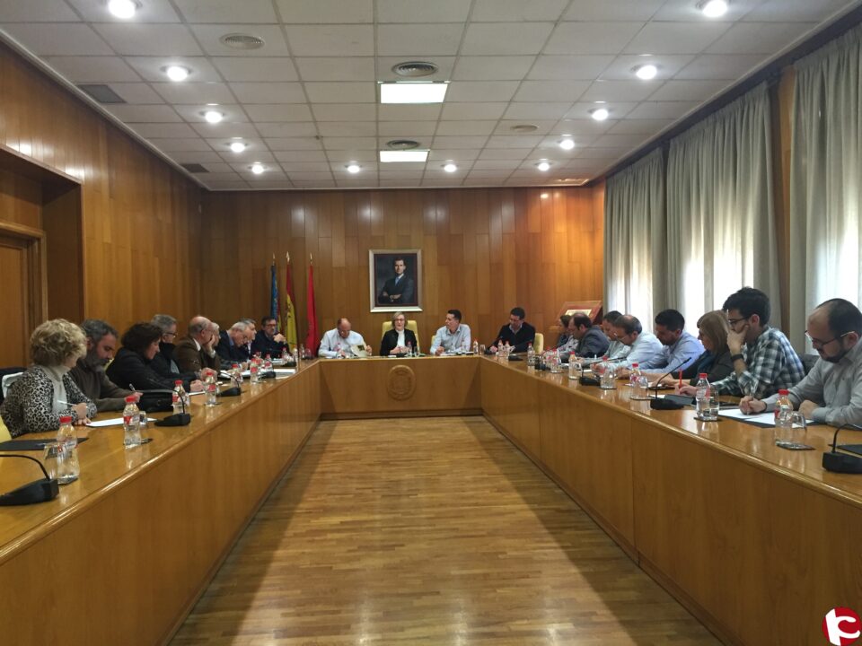 Elda acoge una reunión de alcaldes del Vinalopó con la consellera Mª José Salvador para mejorar el transporte público