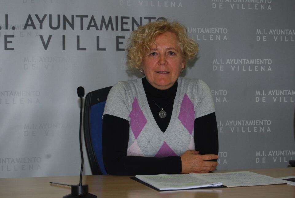 Villena insiste en la búsqueda de una solución a las vías del tren