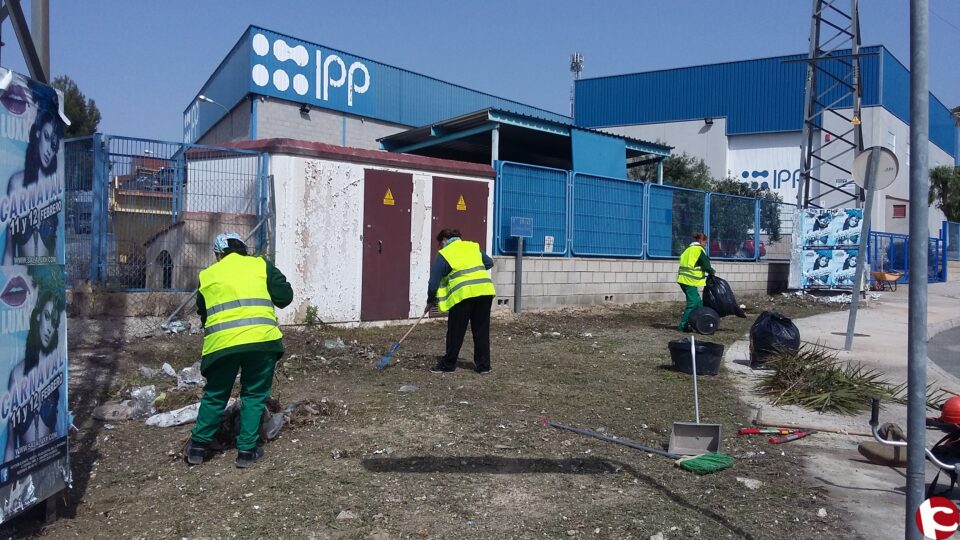 El Ayuntamiento de Aspe pone en marcha un plan de choque para mejorar la zona industrial de los polígonos Tres Hermanas