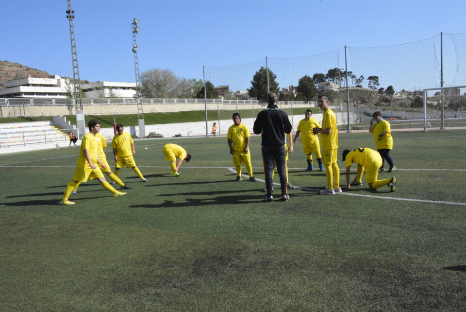 Funredis y el Elda Industrial forman un equipo de jóvenes con discapacidad psíquica