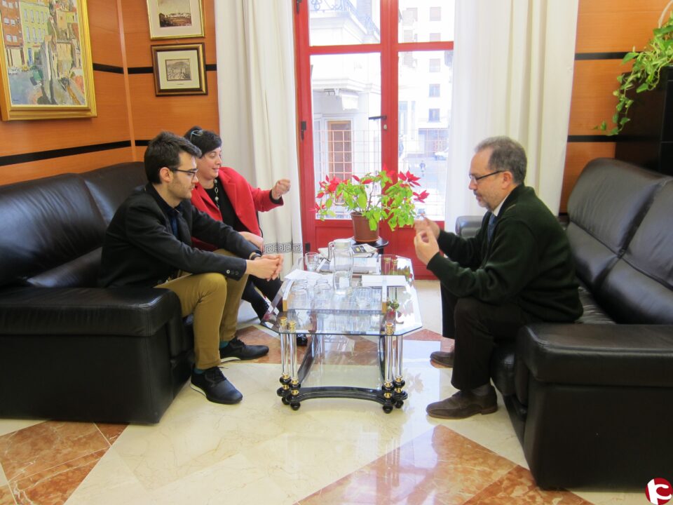 El alcalde recibe oficialmente a Brauli Montoya