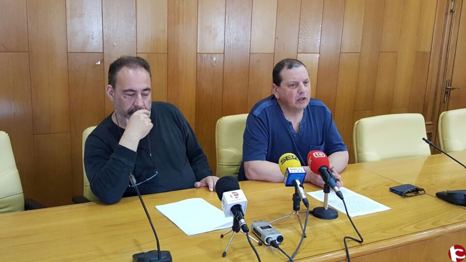 Padres y alumnos del IES Valle de Elda plantean encerrarse en el centro durante el fin de semana como medida de protesta