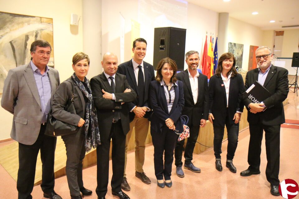 Amparo Navarro inaugura las jornadas de la tradición a la innovación en la Sede Universitaria de Elda