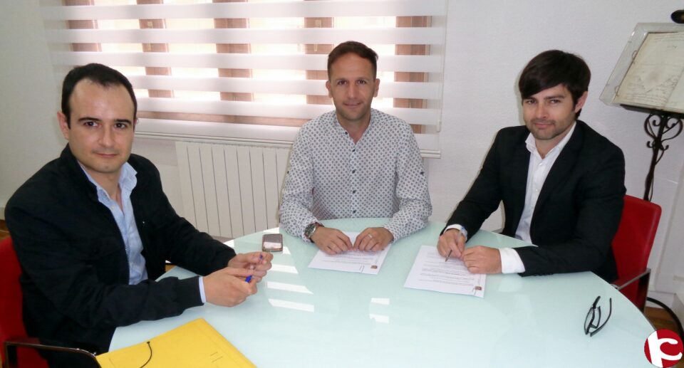 Firmado el contrato del Servicio de Asistencia a Domicilio de la Mancomunidad de la Vid y el Mármol