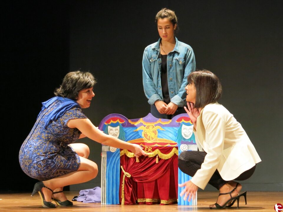 Una adaptación del musical Cabaret y un drama interpretado por mujeres