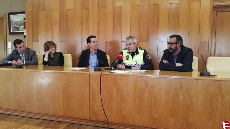 El Ayuntamiento acerca la educación vial a los niños con una obra de teatro