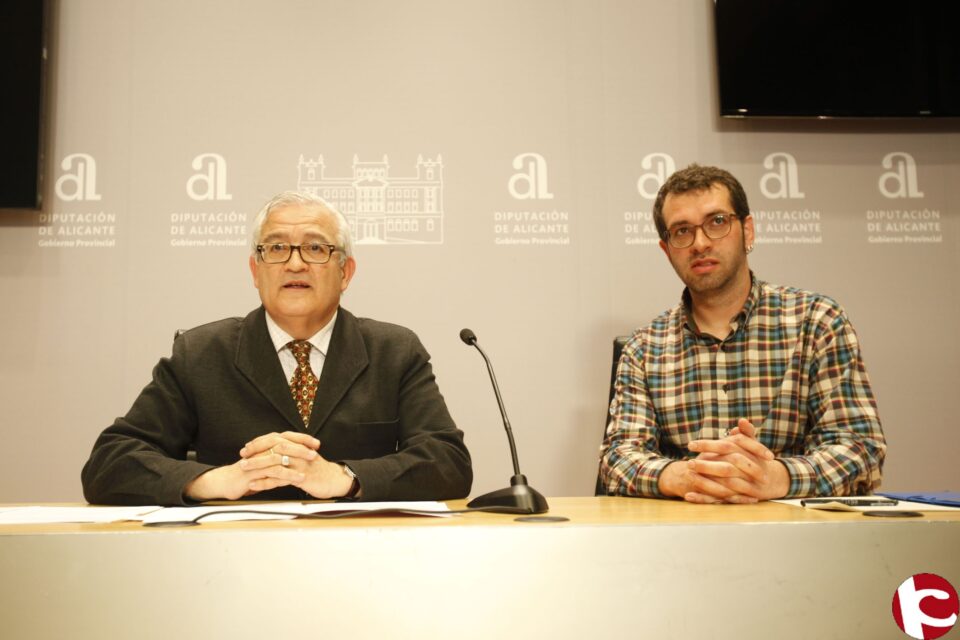 La obra Si ha nevat de Paco Esteve i Beneito se alza con el Premi Enric Valor de Novella en Valencià 2015