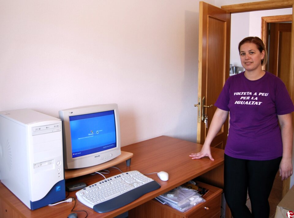 El ayuntamiento instala ordenadores en los locales sociales de las pedanías