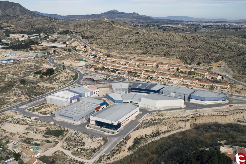 El Ayuntamiento interviene en Torreta-Río tras el robo de cableado del alumbrado público