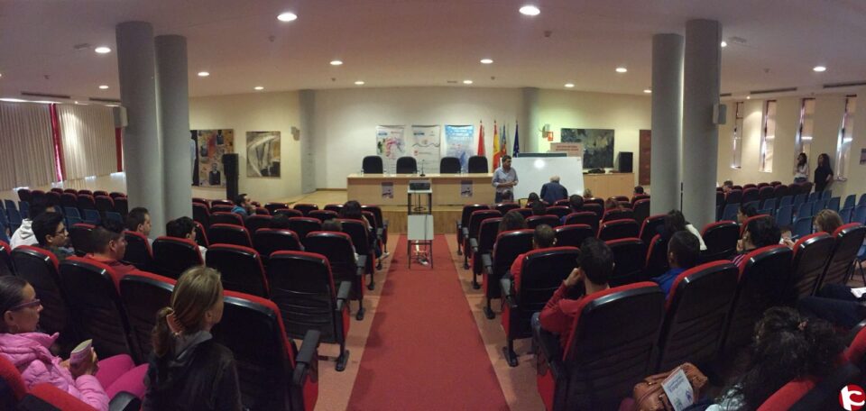 Los jóvenes podrán formarse y trabajar en empresas a través del programa PICE