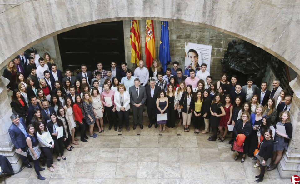 Puig entrega les beques IVACE als 69 joves "que millor representen els valors de la Comunitat"
