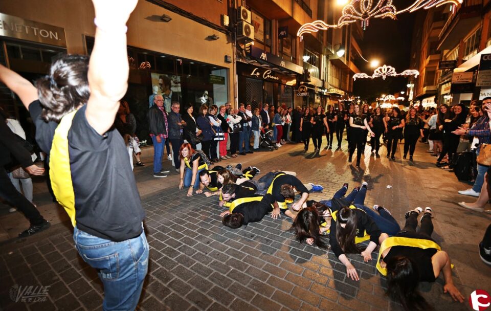 Elda vive con intensidad su primera Entradica