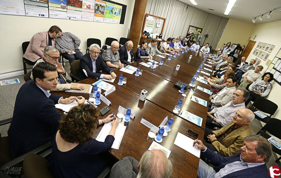 Inescop reúne a empresarios del calzado y a la directora general de IVACE para trabajar en la mejora del sector