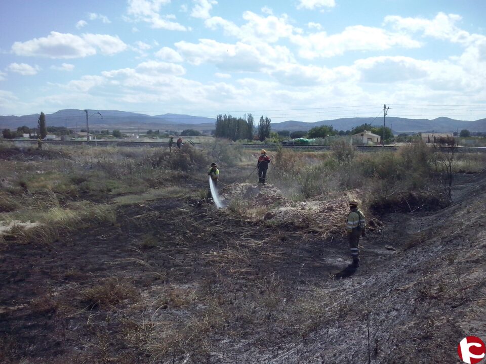 Un incendio arrasa 4000 m2 en el camino del Hilo del Rey