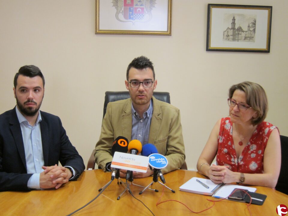 El alcalde traslada a la consellera de Agricultura su preocupación por la no inclusión de Novelda en la rebaja de IRPF para los productores de uva de mesa