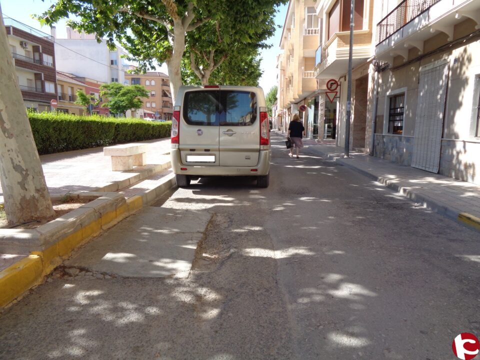 El ayuntamiento asfaltará varias calles del municipio y el acceso al cementerio