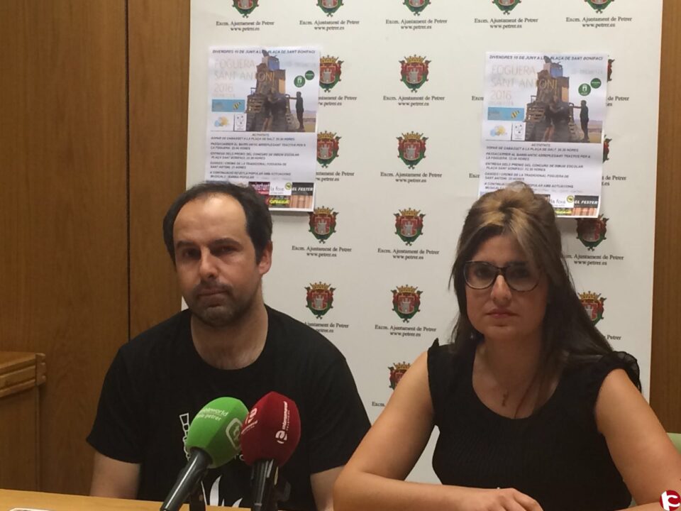 La tradicional Foguera de Sant Antoni mañana en la Plaça de Sant Bonifaci