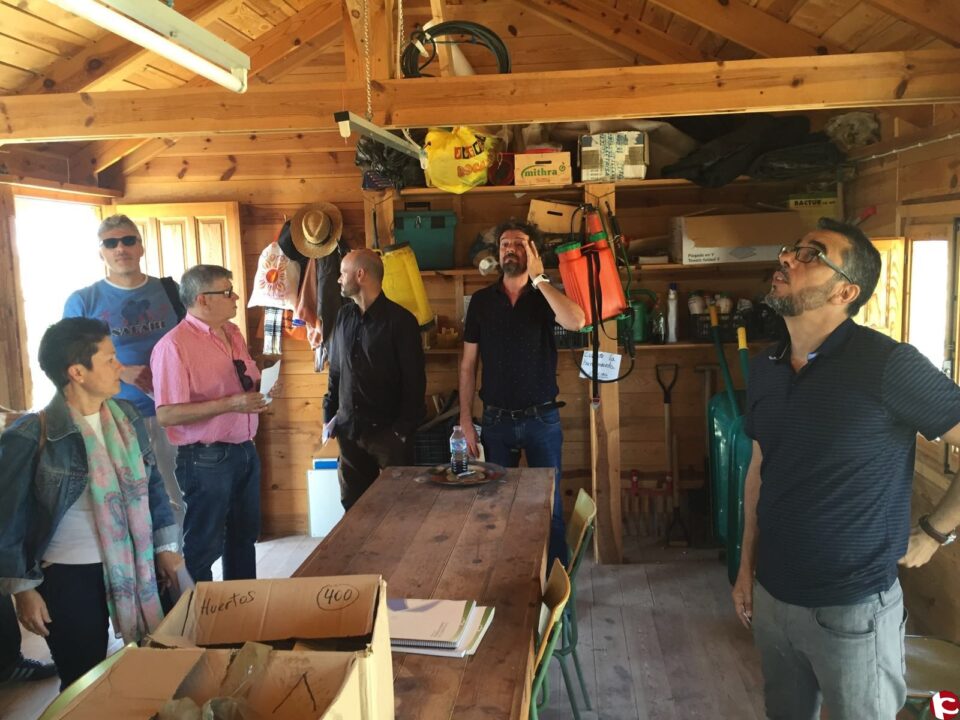 Visita de los huertos ecológicos municipales de Novelda por parte de técnicos municipales de la provincia