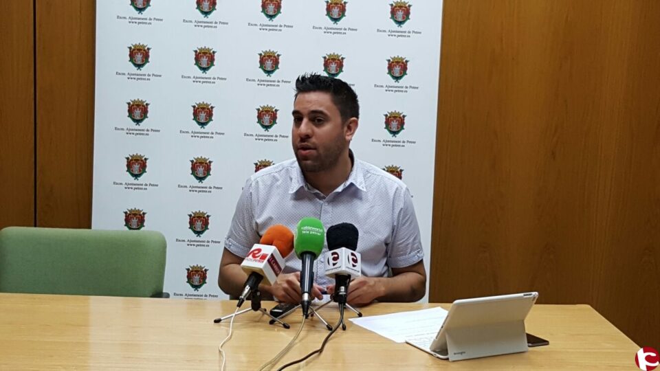 El edil de Deportes anuncia la apertura de la piscina municipal