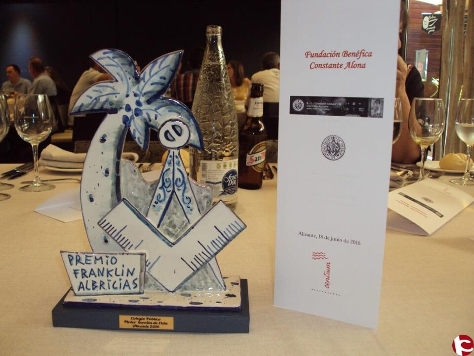 Reconocimiento al Colegio Público Pintor Sorolla de Elda a su programa contra el acoso escolar "TEI" (PREMIO FRANKLIN ALBRICIAS)